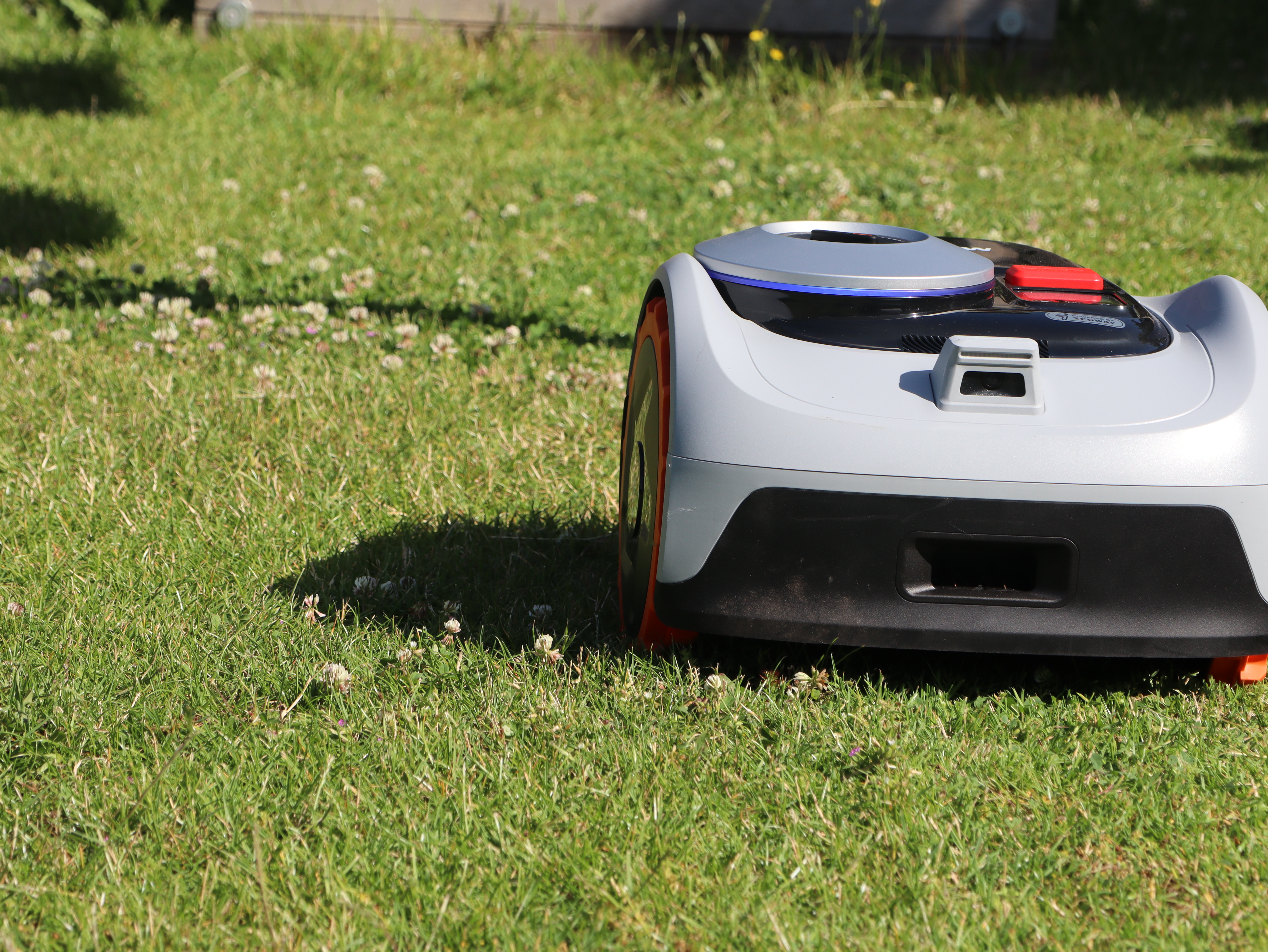 græsslåning trådløs segway i105 robotplæneklipper Navimow robot EFLS RTK multizone plæneklipper AI-assist visionfence.JPG
